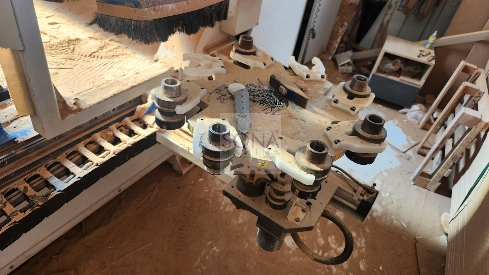 ドラマ使用Table Kdt 2136 Süpürmeli Düz Tabla Cnc (2013)