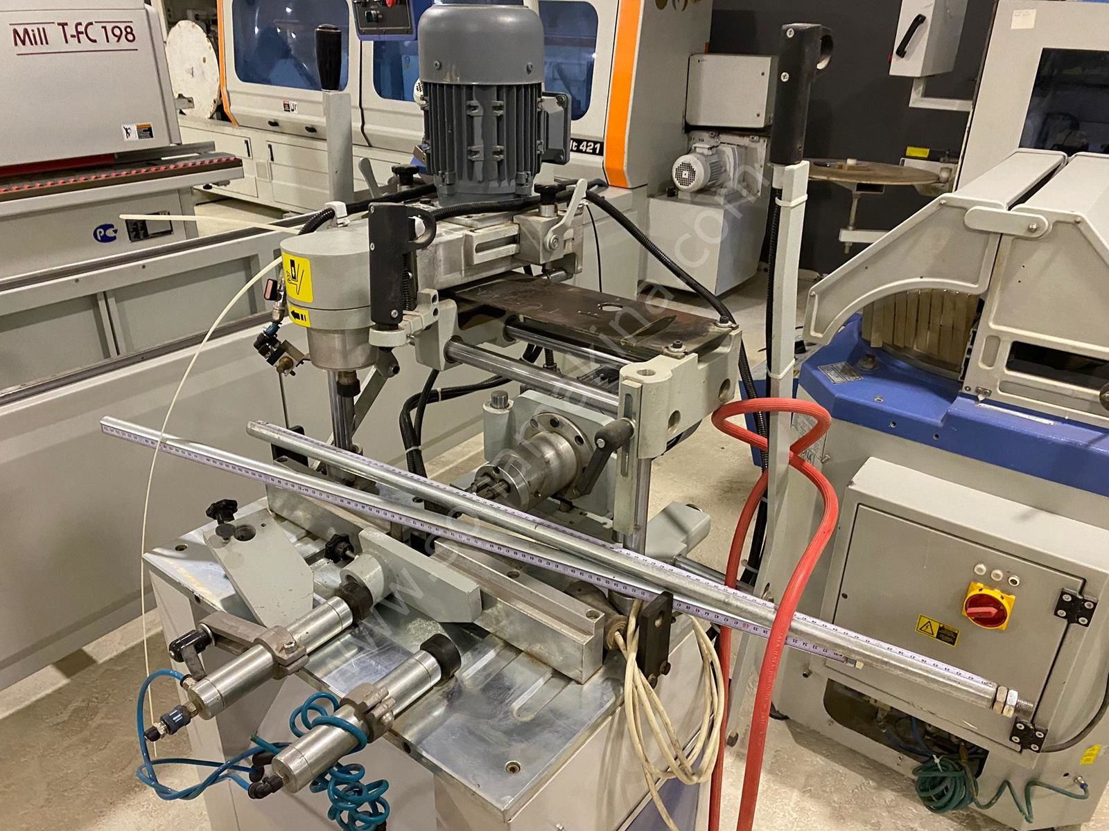 Özçelik Profil Delme Makinesi