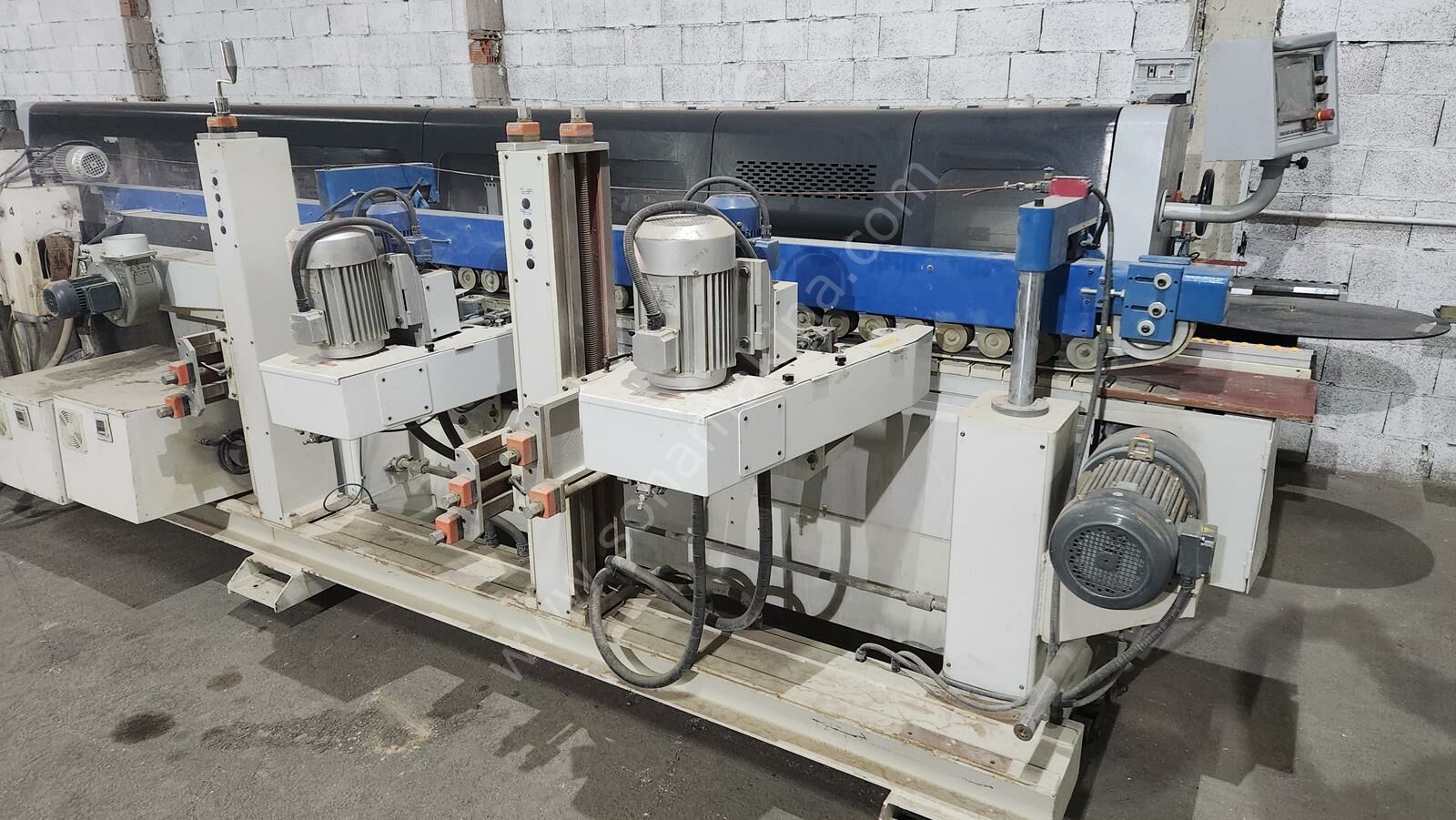 Foshan Edge Coter M Kenar Zımpara ve Boyama Makinesi U.V. (2011)